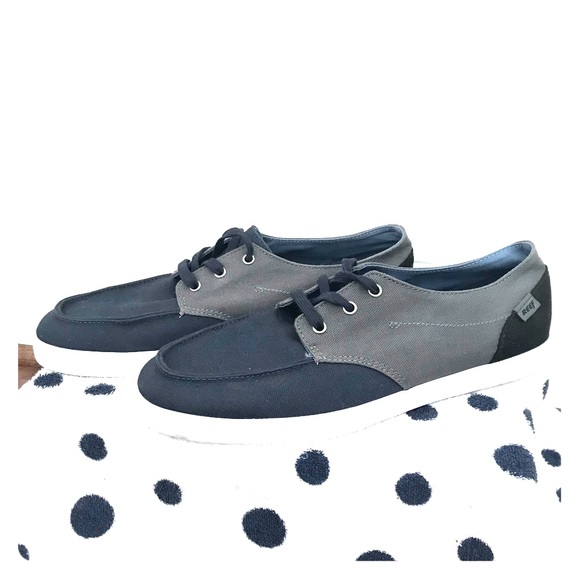 reef boat shoes